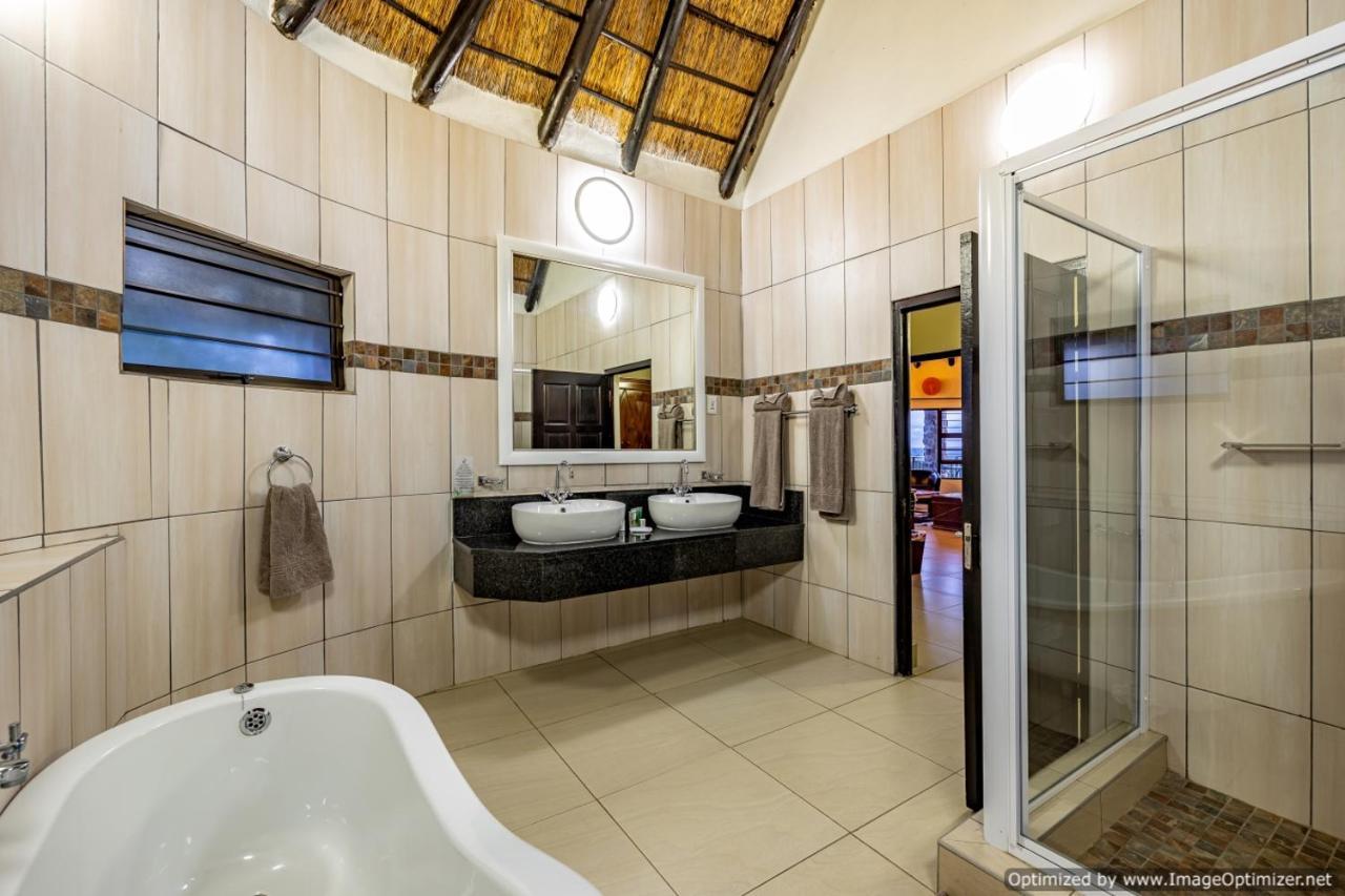 Zulu Nyala Game Lodge Hluhluwe Esterno foto